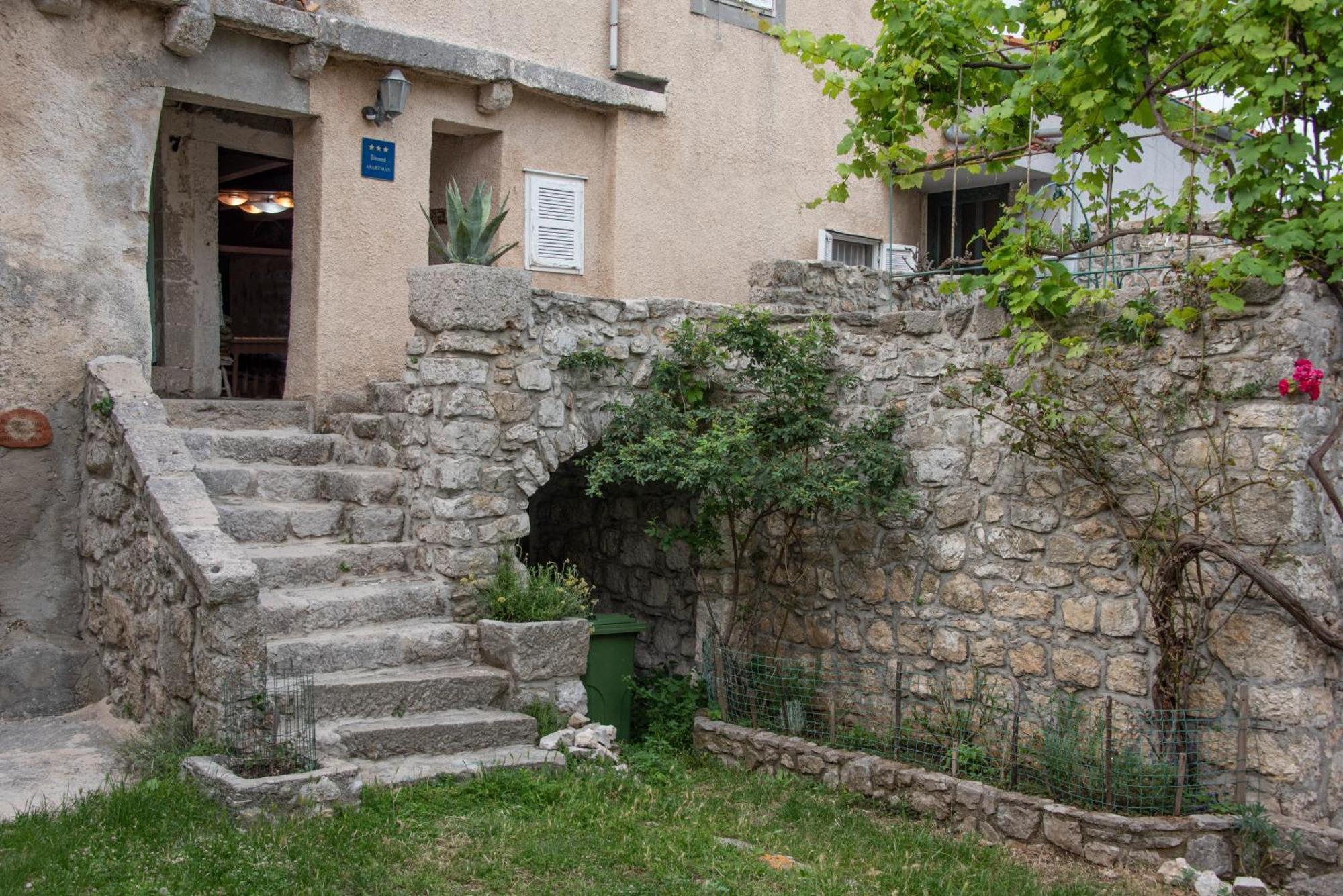 Apartman Nives Lubenice Exteriér fotografie