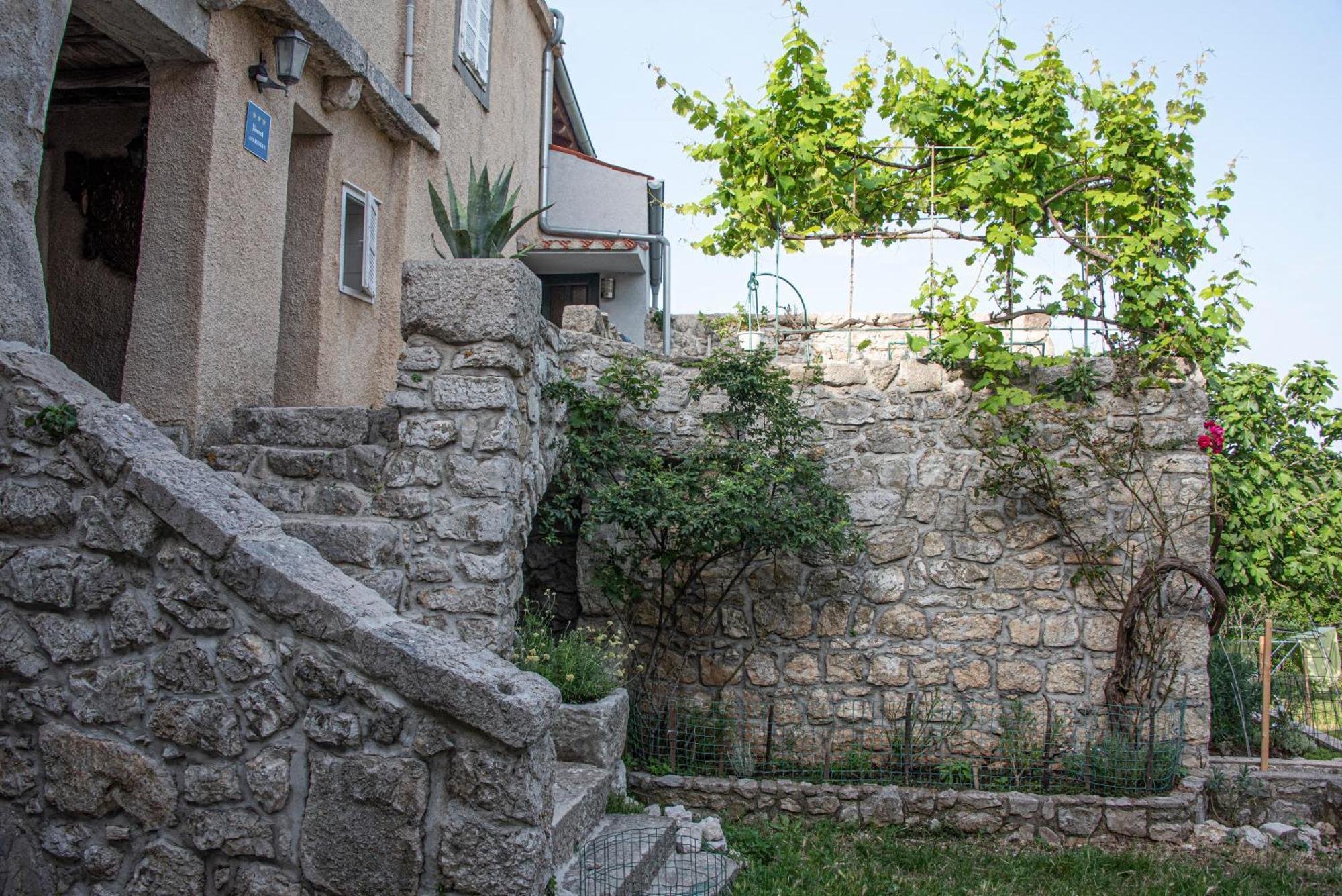 Apartman Nives Lubenice Exteriér fotografie